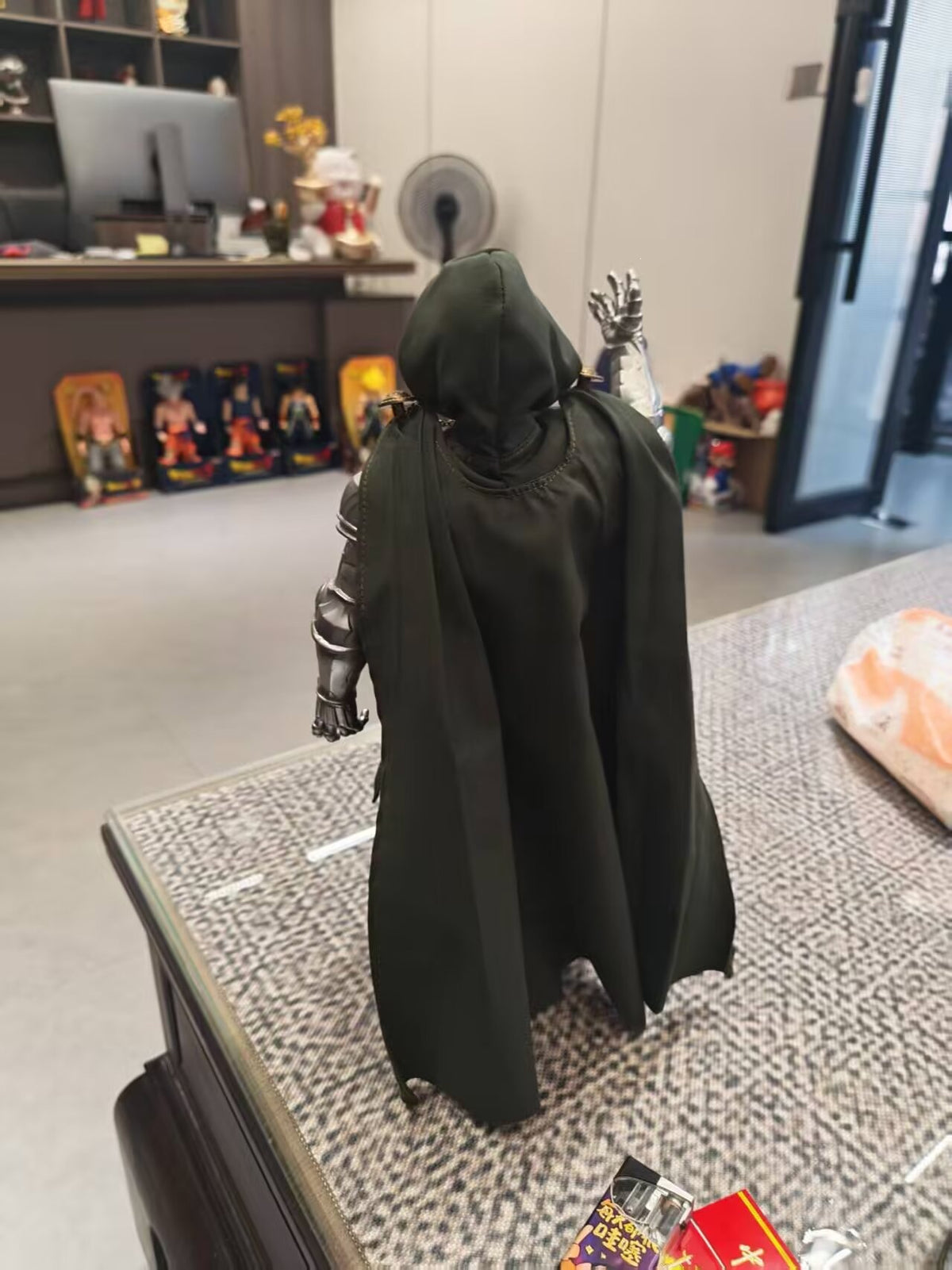  16 Scale Marvel Supervillain Model Toy