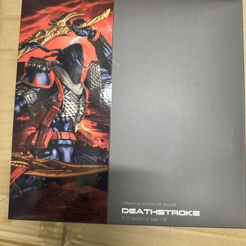 Amazing Yamaguchi Deathstroke (Slade Wilson) Ver. 1.5 Action Figure – Revoltech Style Movable Model